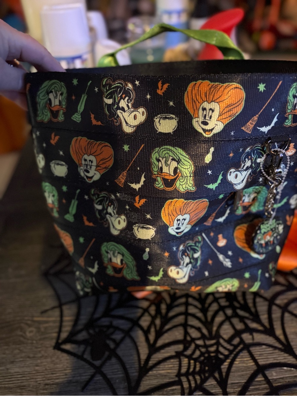 Harveys Disney Hocus Pocus Tote Black, Orange, Green back pack NWT - Picture 15 of 15